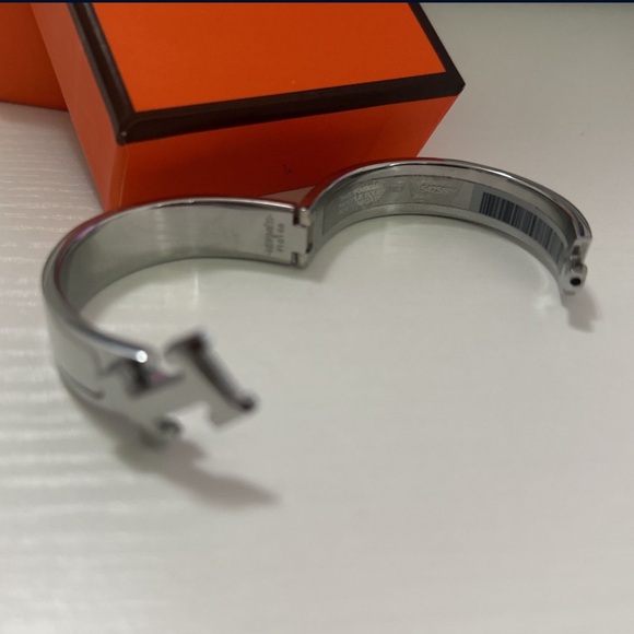Hermès Clic H Bracelet - Picture 3 of 4